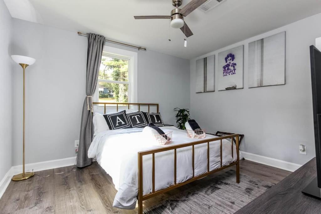 West End Bungalow Perfect To Work, Play, & Escape Atlanta Exterior photo