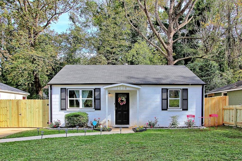 West End Bungalow Perfect To Work, Play, & Escape Atlanta Exterior photo