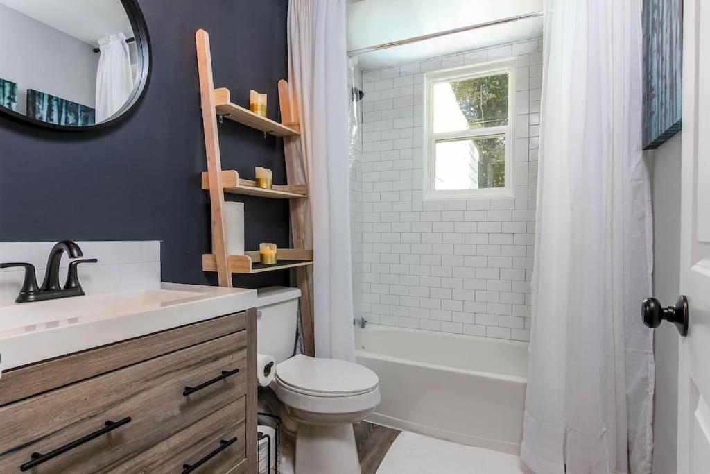 West End Bungalow Perfect To Work, Play, & Escape Atlanta Exterior photo