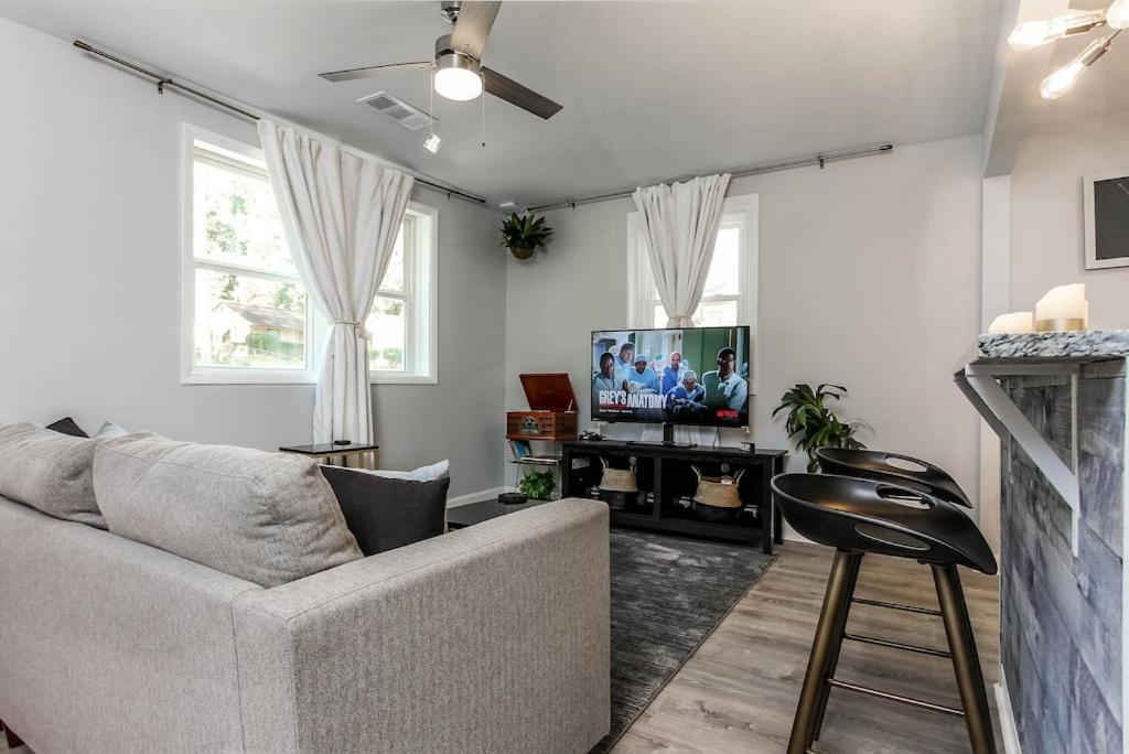 West End Bungalow Perfect To Work, Play, & Escape Atlanta Exterior photo